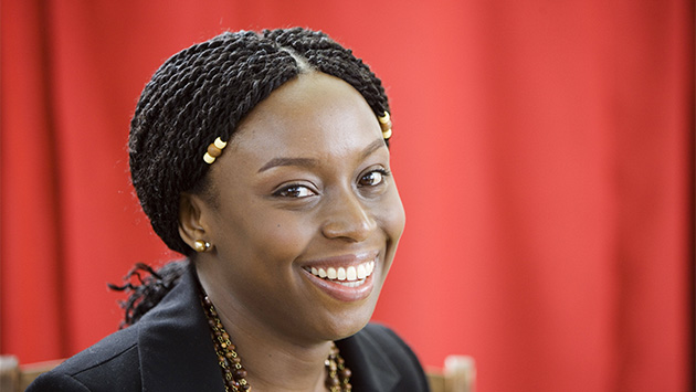 Chimamanda Ngozi Adichie. El don de una narradora milenaria