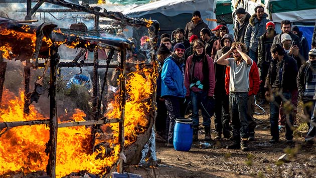 Calais, rendirse o seguir hasta el final