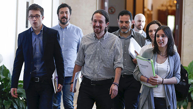 Podemos presiona al PSOE con su consulta