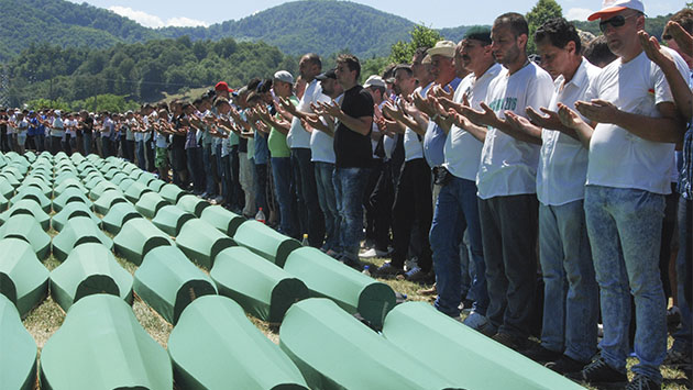 Srebrenica sigue llorando a sus muertos